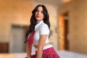 Lia-escort-in-athens-city-tour-in-athens (1)