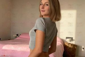 Sabrina-3-escort-in-athens-city-tour-in-athens (1)